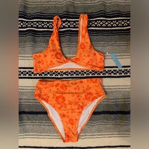 NWT Womens Two Piece Floral Orange & Red Swimsuit Size M